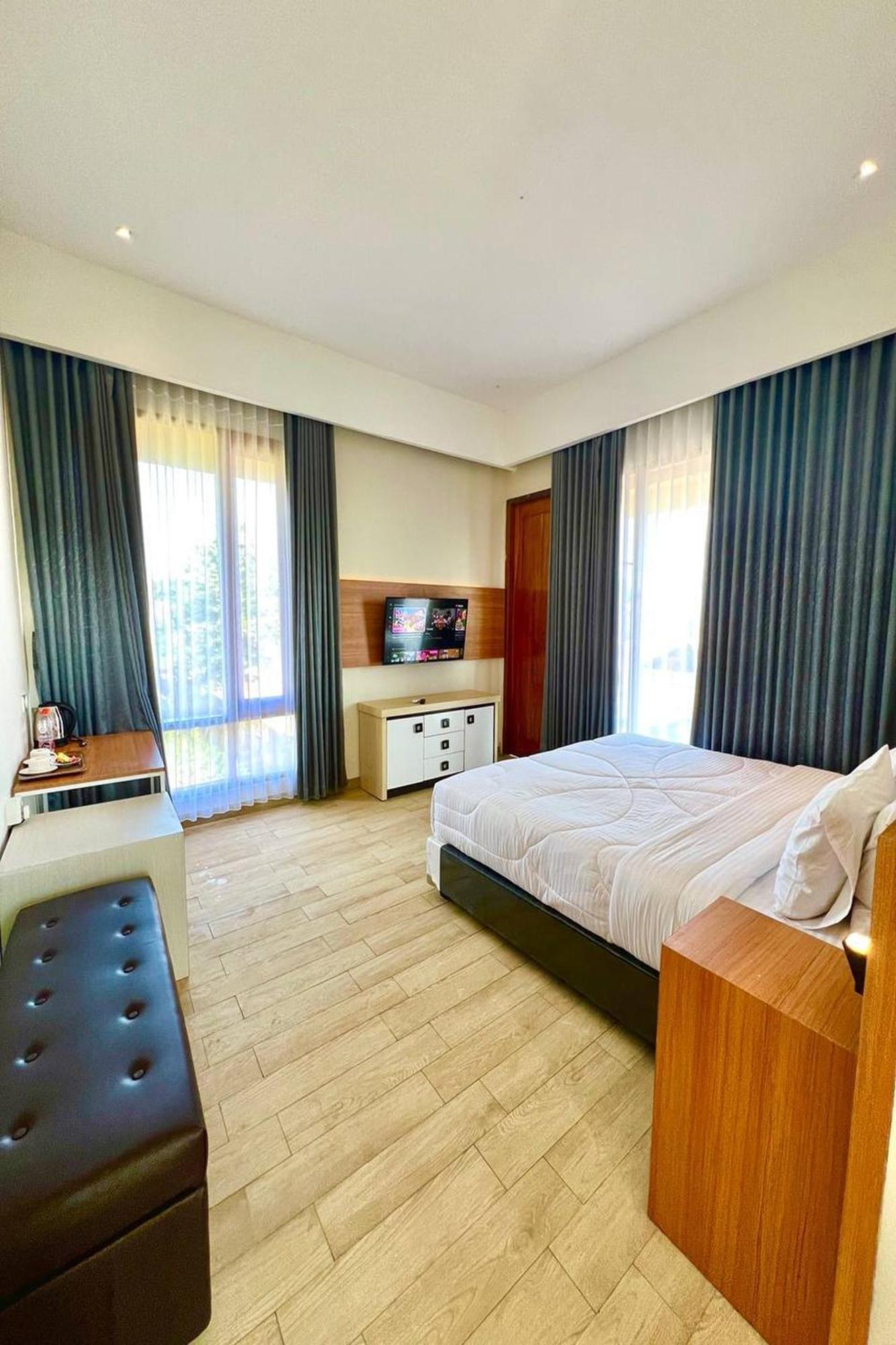The Royal Joglo Hotel Tepus Buitenkant foto