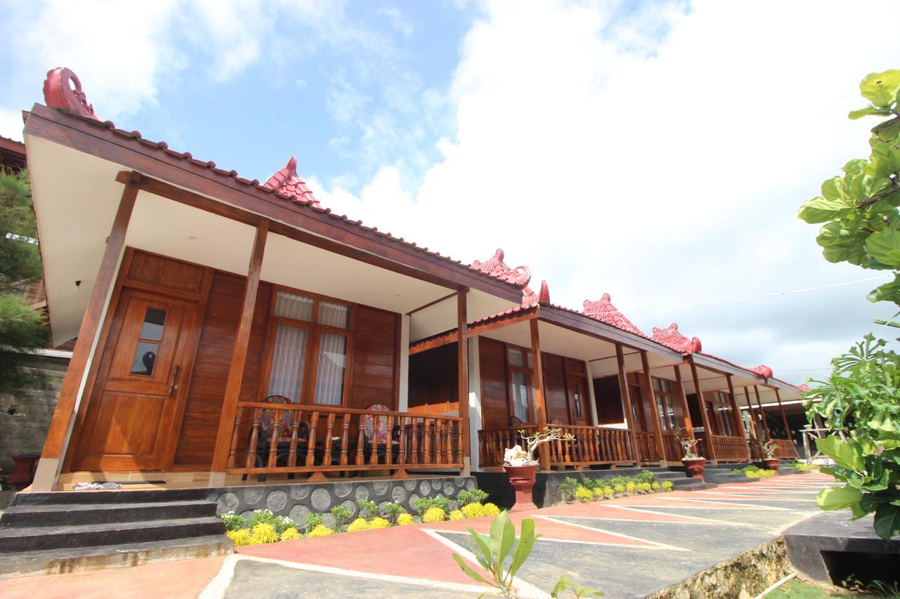 The Royal Joglo Hotel Tepus Buitenkant foto