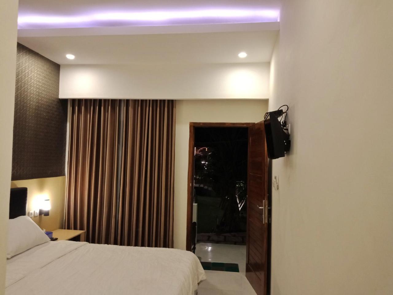The Royal Joglo Hotel Tepus Buitenkant foto